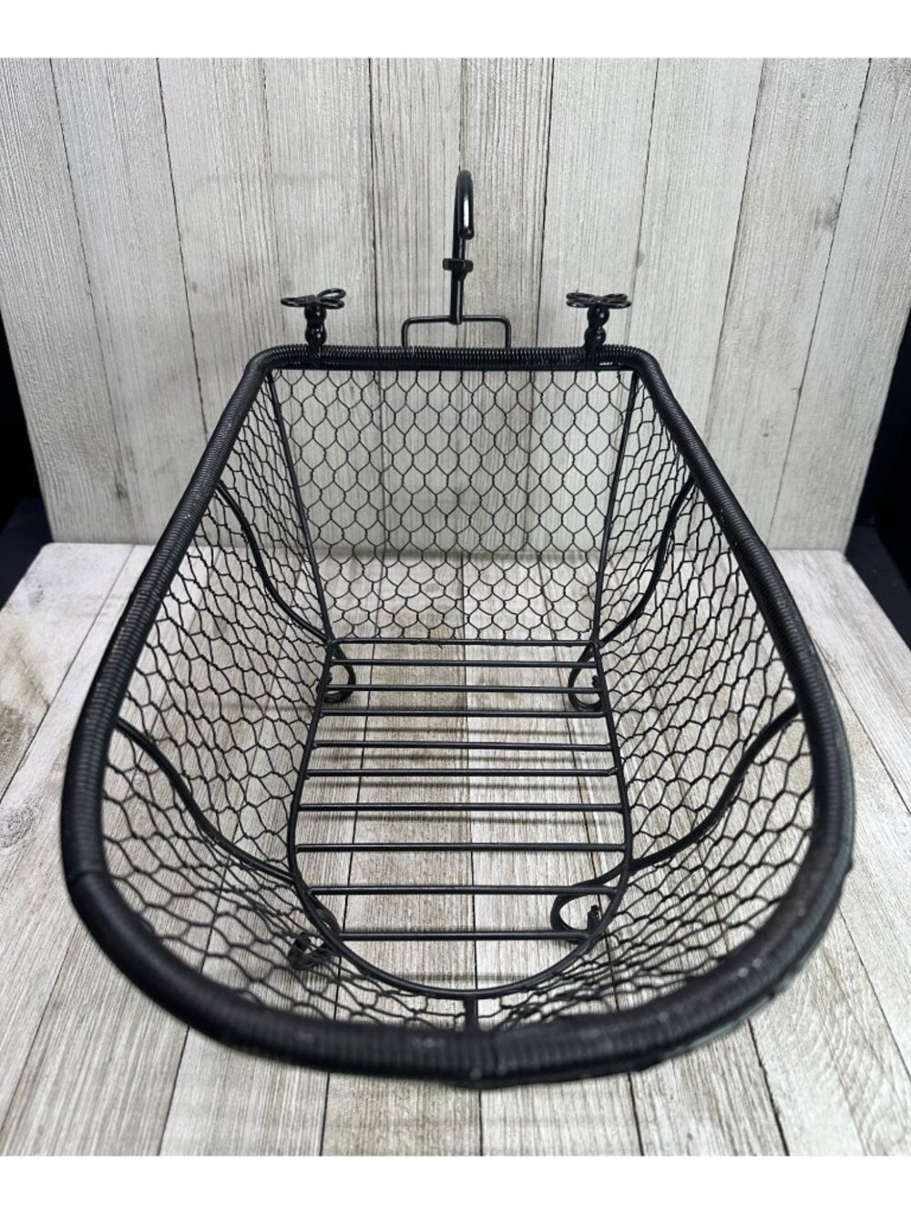 Vtg Chicken Wire Bathtub Fruit Basket Metal Cottage Chic Farmhouse Country 12" L
